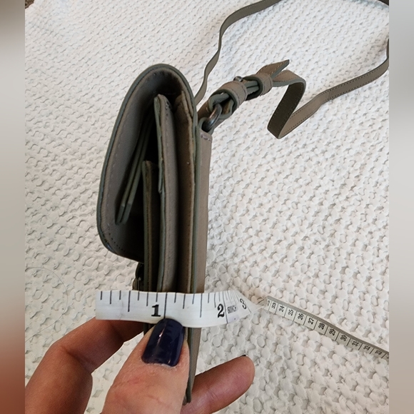 Lucky Brand Wallet Crossbody - Picture 9 of 10